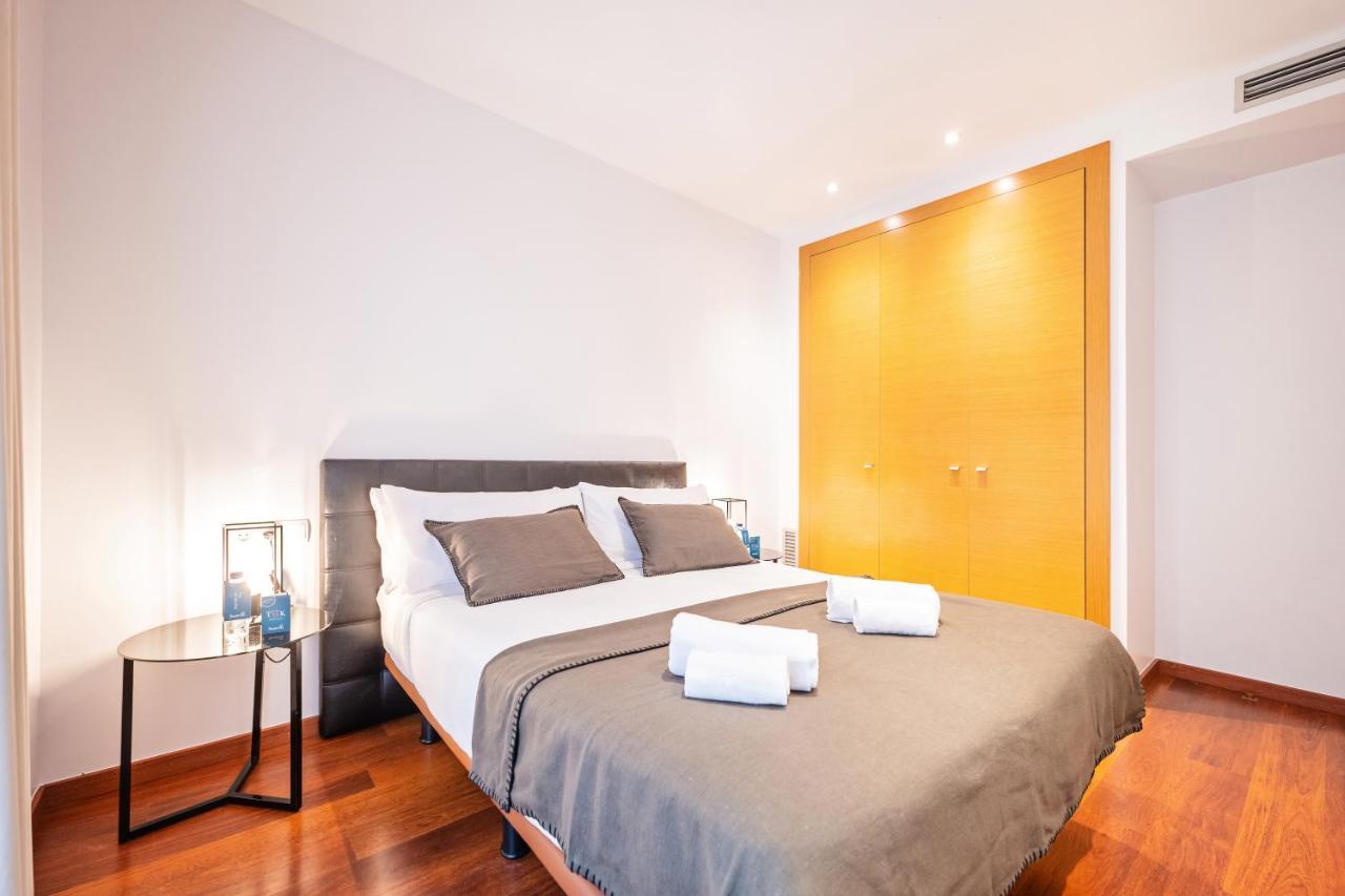 Sweett - Eixample Apartment Barcelona Bagian luar foto