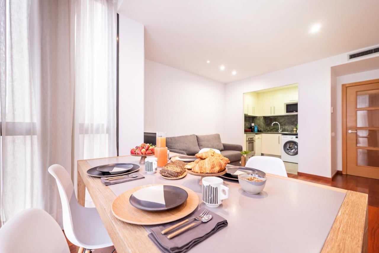 Sweett - Eixample Apartment Barcelona Bagian luar foto
